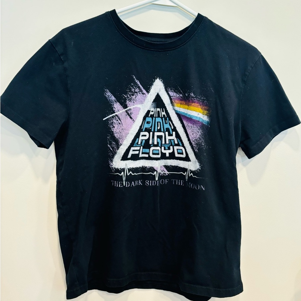 PINK FLOYD band T shirt.